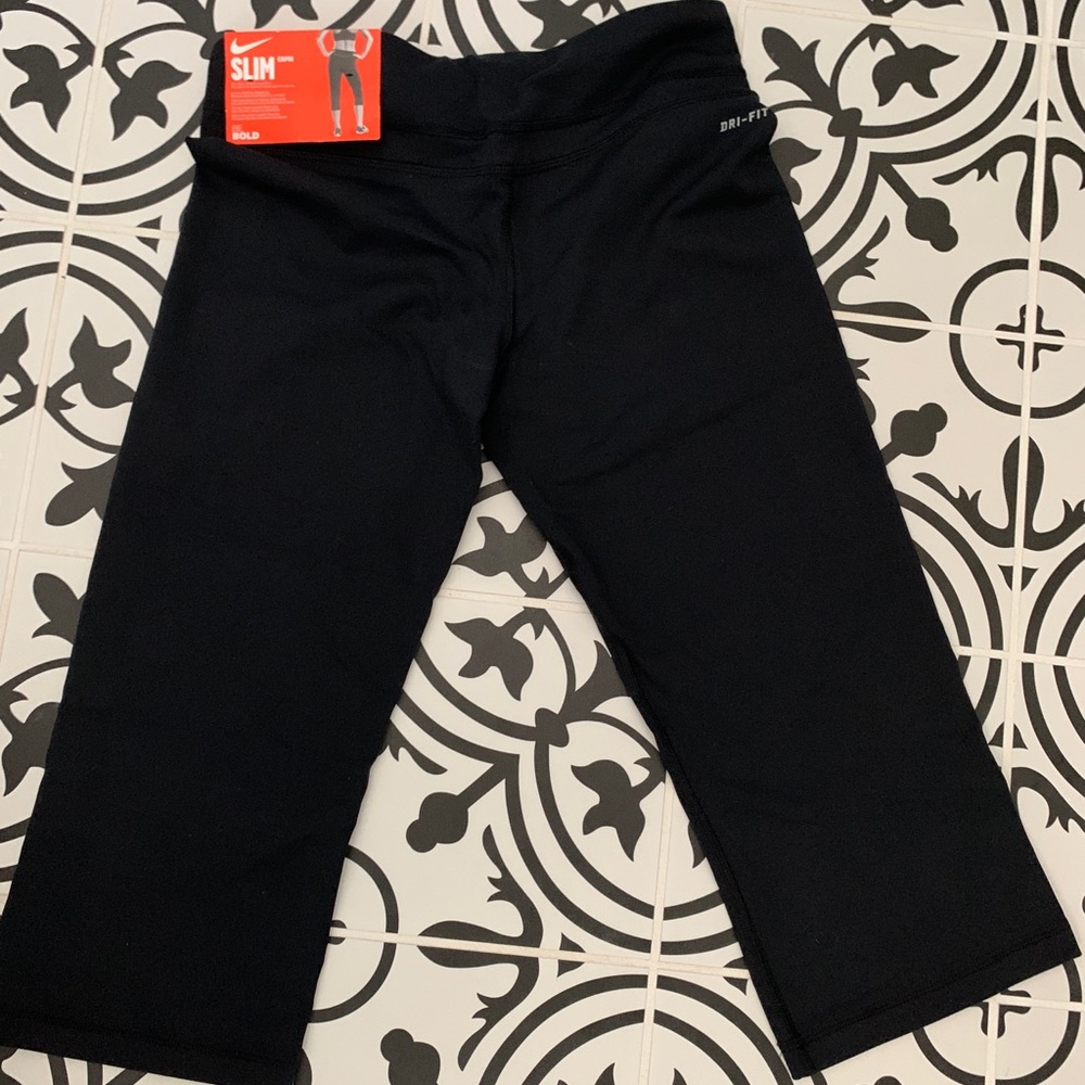 NIKE DRI-FIT Black Gym Yoga Athletic Slim Capri Pants womens - new with tags